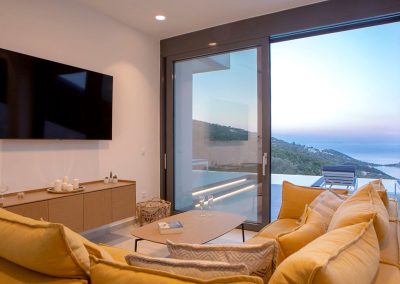 Bespoke villa operations and guest services in Lefkada