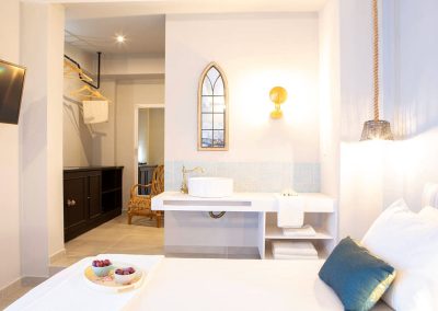 Villa Avra luxury Ammousa retreat with tranquil bay atmosphere