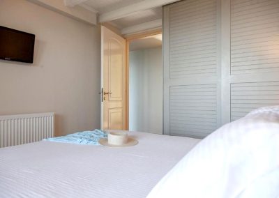 caza azul agios Nikitas master bedroom